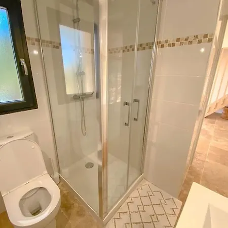 Mazet Entre Et Garrigue Avec Piscine Holiday home *